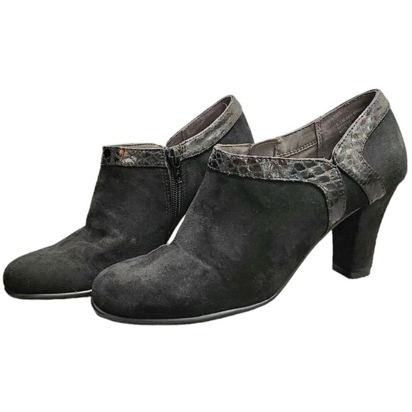 AEROSOLES Shoes - Aerosoles Day Strole Round Toe Stylish Suede Booties Heel Pump 6.5M